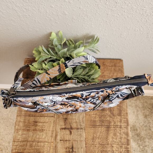 Lug Swivel Convertible Crossbody Bag Lily Grey Print - Picture 4 of 15